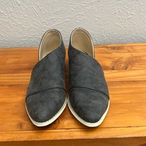 Grey slip on. Worn once. Size 8.5. JG